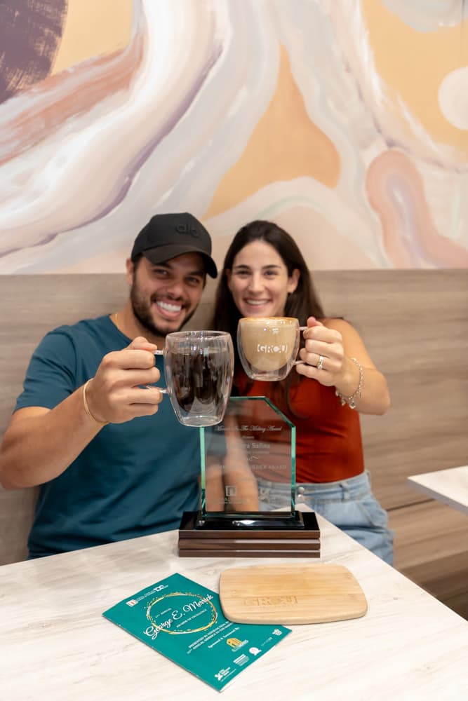 La Cofundadora de GROU Coffee Reconocida en los George E. Merrick Awards por Construcción de Comunidad